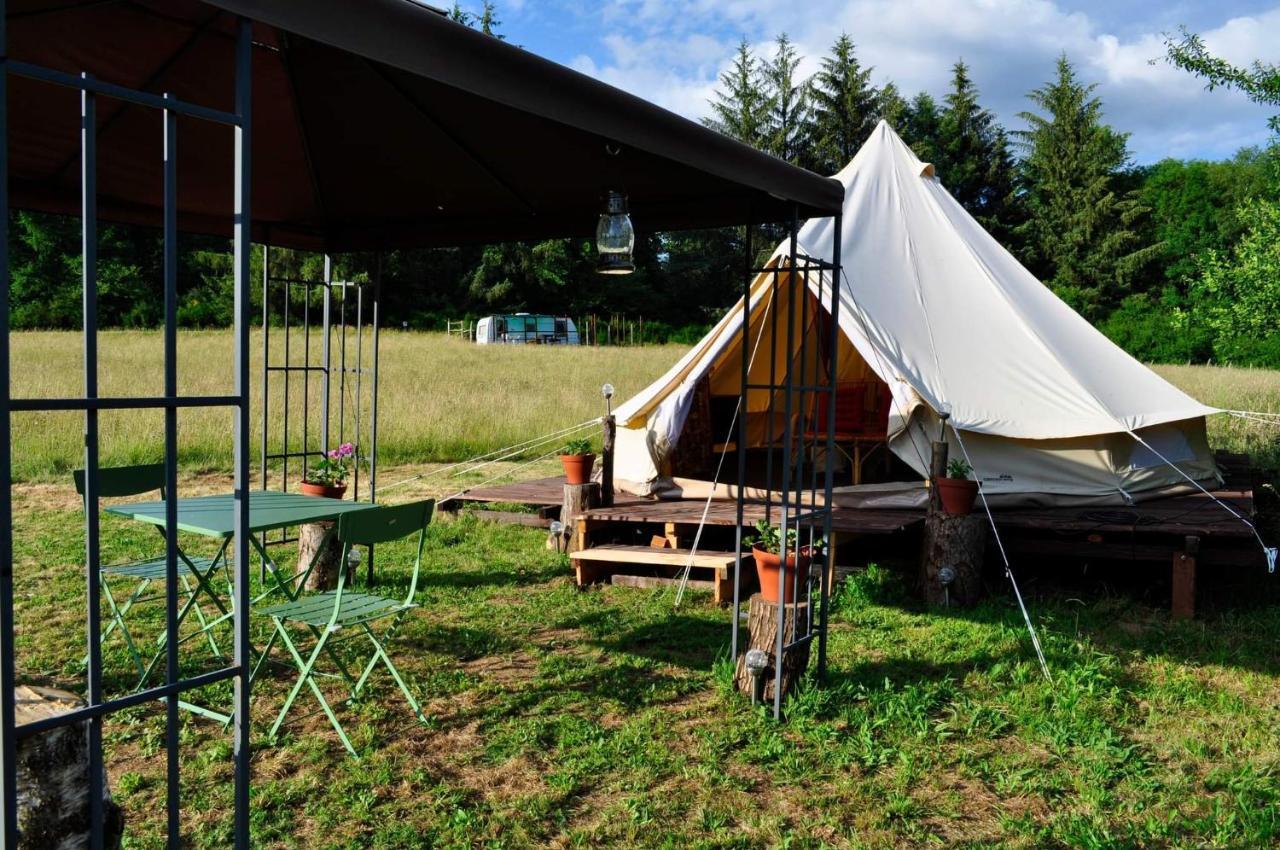 Guillerin Caravan And Glamping Sornac Exterior photo